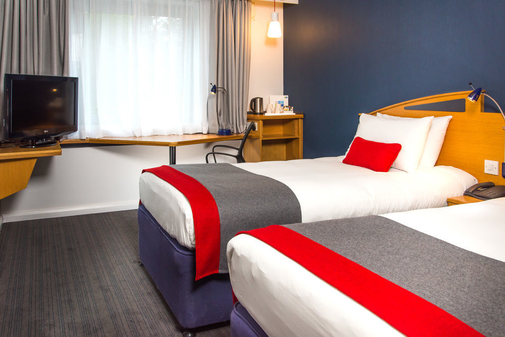Hotel St James Монс Екстериор снимка