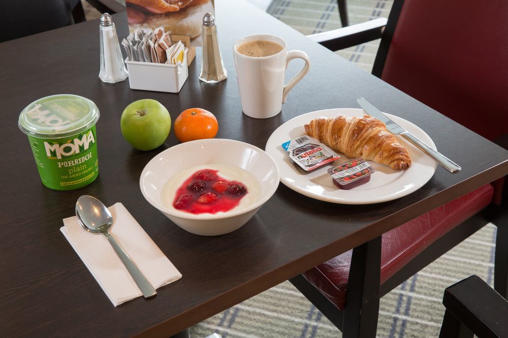 Hotel St James Монс Екстериор снимка