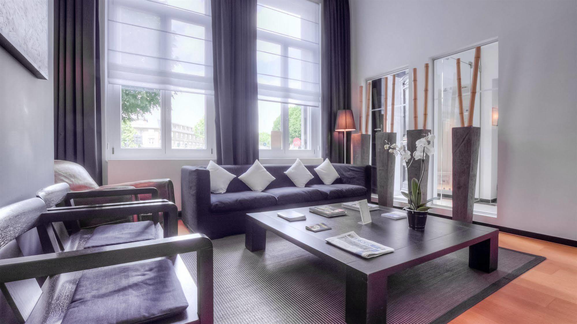 Hotel St James Монс Екстериор снимка