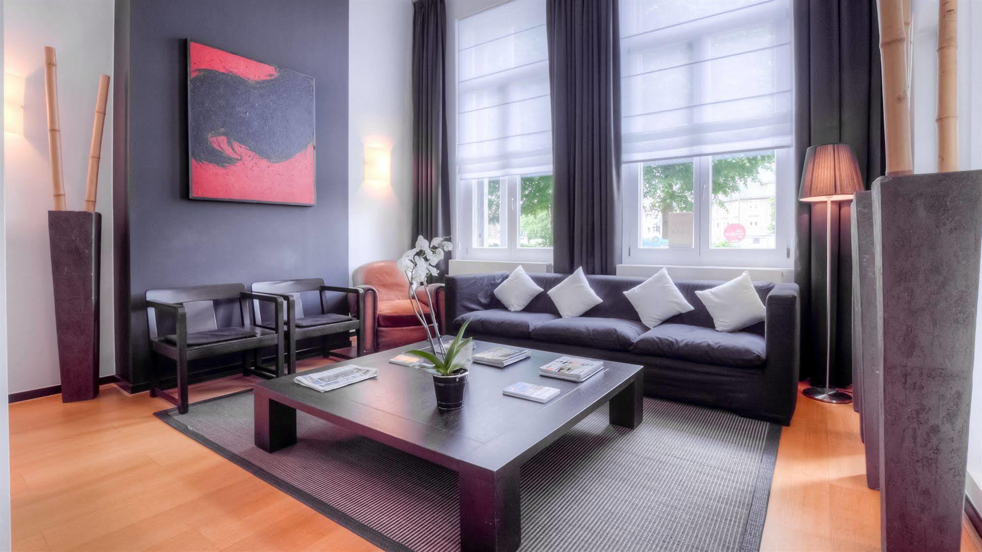 Hotel St James Монс Екстериор снимка